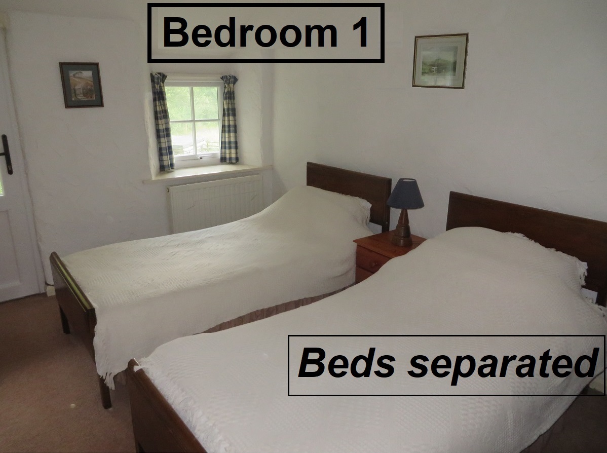 Holiday Cottage Twin Bed Room